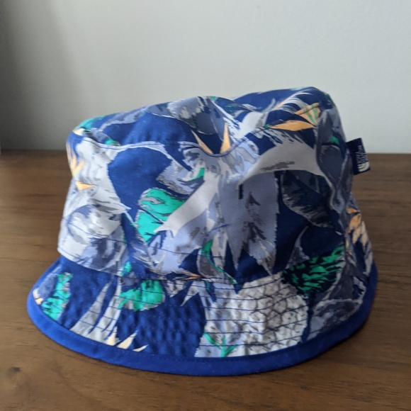 Northface Bucket hat - Picture 2 of 4